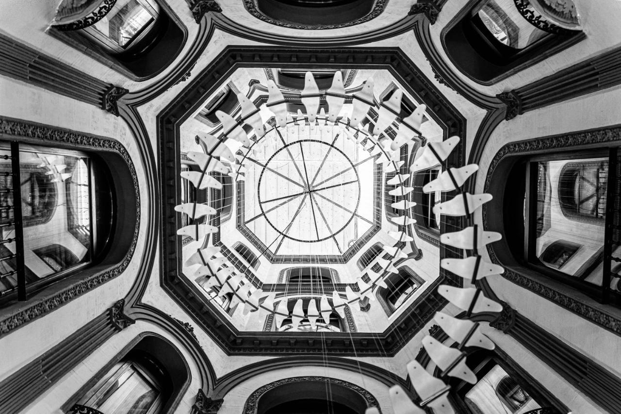 Hotel Lobby Sevilla Dış mekan fotoğraf The central staircase