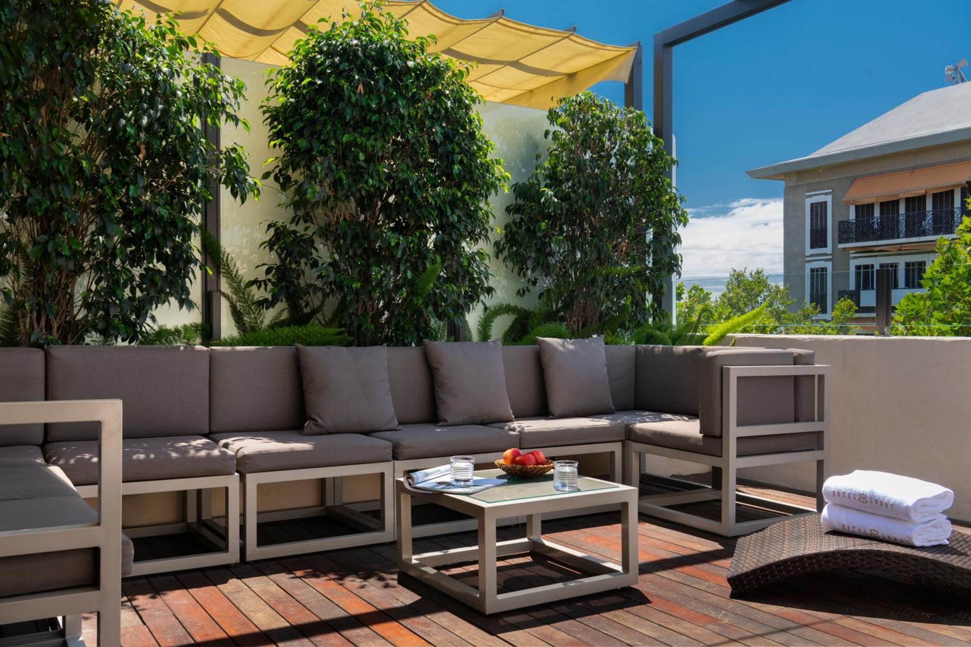 Hotel Lobby Sevilla Dış mekan fotoğraf The hotel's rooftop