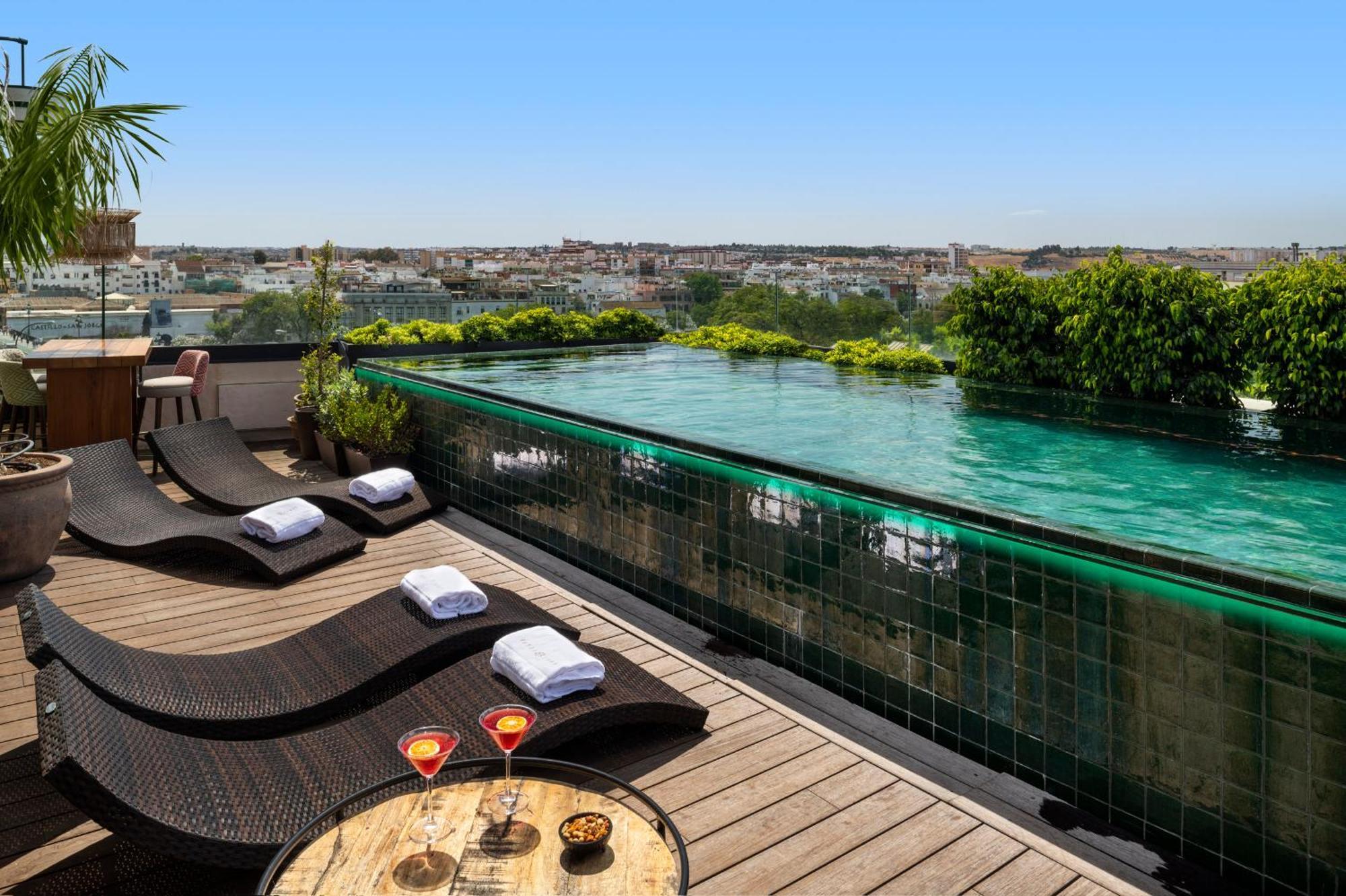 Hotel Lobby Sevilla Dış mekan fotoğraf Rooftop pool