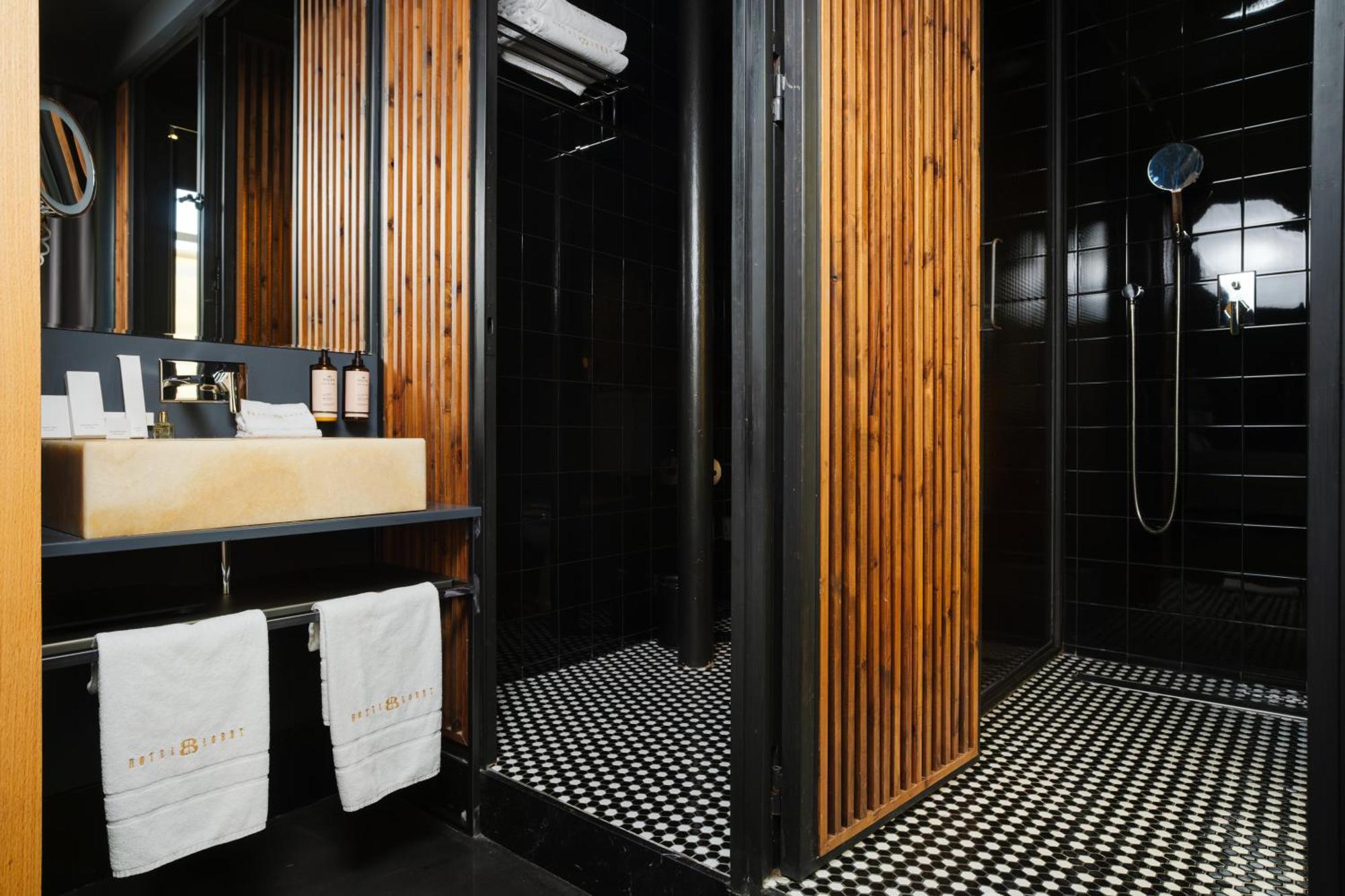 Hotel Lobby Sevilla Dış mekan fotoğraf Bathroom