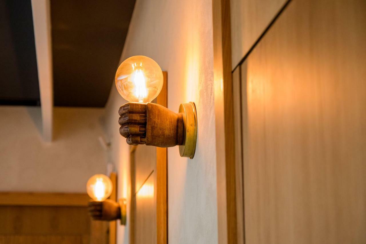 Hotel Lobby Sevilla Dış mekan fotoğraf Wall lights